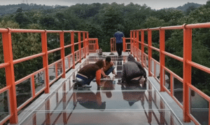 Jembatan Kaca Semarang