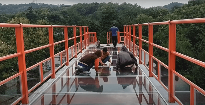 Jembatan Kaca Semarang